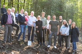 Ingenieurkammer-Bau NRW: Je 6000 Bäume in Stolberg und Ratingen gepflanzt - Ingenieurkammer-Bau NRW sieht Aufforstungsprojekt als Generationenvertrag