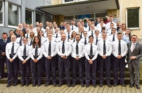Kreispolizeibehörde Märkischer Kreis: POL-MK: 46 neue Polizeibeamte bei der Kreispolizeibehörde