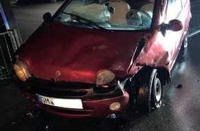 Kreispolizeibehörde Oberbergischer Kreis: POL-GM: Zwei Autos nach Unfall nicht mehr fahrbereit
