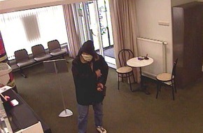 Polizei Rhein-Erft-Kreis: POL-BM: Frechen-Bachem Ist der Bankräuber ein Serientäter
