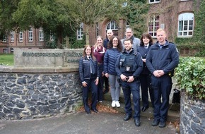 Polizei Homberg: POL-HR: Dialogreihe "Cops im Dialog - Polizei und Schule im Austausch" zu Gast an der Bundespr&auml;sident-Theodor-Heuss-Schule