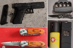 Bundespolizeidirektion M&uuml;nchen: Bundespolizeidirektion M&uuml;nchen: Pistole und andere Waffen - Bundespolizei Waidhaus deckt mehrere Verst&ouml;&szlig;e auf