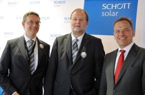 SCHOTT AG: Intersolar Europe 2011: SCHOTT Solar in schwierigem Umfeld weiter auf Wachstumskurs (mit Bild)