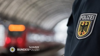 Bundespolizeidirektion M&uuml;nchen: Bundespolizeidirektion M&uuml;nchen: Angriffe auf Bahnpersonal