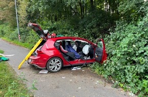 Feuerwehr Haan: FW-HAAN: Verkehrsunfall mit zwei verletzten Personen