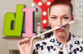 sixx: Upcycling leichtgemacht: "HANDMADE mit Enie - Mach's einfach selbst" - Enie van de Meiklokjes neuer DIY-Kosmos  ab Samstag, 22. November 2014, um 14.30 Uhr auf sixx (FOTO)
