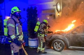 Feuerwehr Detmold: FW-DT: PKW-Brand an der Hornschen Straße