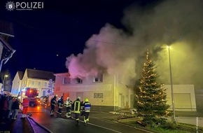 Polizeipräsidium Westpfalz: POL-PPWP: Zimmerbrand im Obergeschoss