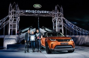 Jaguar Land Rover Deutschland GmbH - Presse Land Rover: Neuer Land Rover Discovery feiert Weltpremiere vor gigantischer Tower Bridge aus Legosteinen (FOTO)