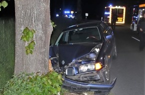 Kreispolizeibehörde Höxter: POL-HX: BMW prallt frontal gegen Baum