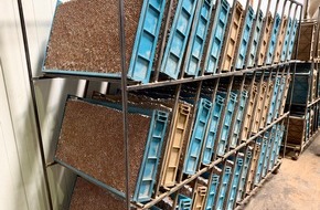 Zollfahndungsamt Essen: ZOLL-E: StA D&uuml;sseldorf und ZFA Essen:Durchsuchungen und Vollstreckung von Haftbefehlen im Bereich der illegalen Zigarettenproduktion-illegale Zigarettenfabrik -21 Festnahmen- Steuerschaden im Millionenbereich