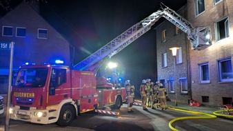 Feuerwehr Kleve: FW-KLE: Wohnungsbrand in einem Mehrfamilienhaus - 8 Personen und 3 Haustiere gerettet