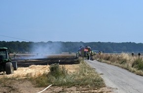 Feuerwehr Pulheim: FW Pulheim: Sinnersdorf: Feldbrand konnte mit vereinten Kr&auml;ften z&uuml;gig gel&ouml;scht werden