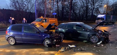 Feuerwehr Stolberg: FW-Stolberg: Schwerer Verkehrsunfall