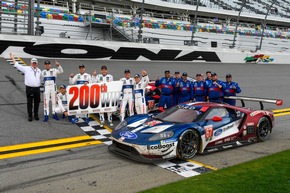 Der Ford GT fährt bei den 24 Stunden von Daytona erneut zum GTLM-Klassensieg (FOTO)