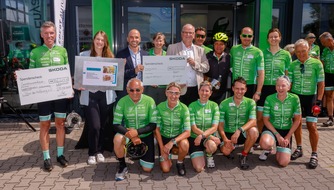 Škoda Auto Deutschland, Mitarbeiter in Weiterstadt und Autohaus unterstützen Tour der Hoffnung mit insgesamt 10.000 Euro