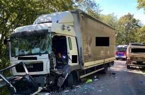 Polizeidirektion Kaiserslautern: POL-PDKL: Ein Leichtverletzter bei Unfall zwischen zwei LKW