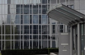 Polizeipräsidium Frankfurt am Main: POL-F: 160418 - 299 Frankfurt: Mietvertrag für das neue 14. Revier unterzeichnet (mit Foto des Gebäudes)