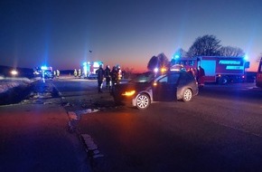 Polizeiinspektion Hildesheim: POL-HI: PK Elze: Schwerer Verkehrsunfall auf der B 1 bei Mehle, Zeugenaufruf