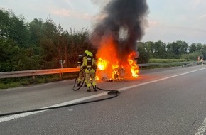 Freiwillige Feuerwehr Alpen: FW Alpen: Einsatzreicher Abend auf der Autobahn A57