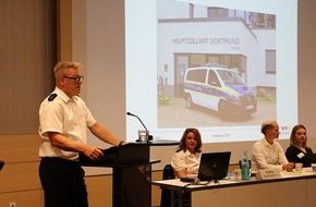 Hauptzollamt Dortmund: HZA-DO: Start in ein spannendes und sicheres Berufsleben beim Hauptzollamt Dortmund / Willkommen im "Team für mehr Gerechtigkeit in Deutschland"