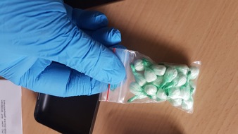 Polizeiinspektion Stade: POL-STD: Bei Durchsuchungen in Stade 1 kg Marihuana und 10 g Kokain sichergestellt