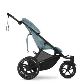 Über Stock und über Steine? CYBEX Avi Spin bringt Bewegung in den Familienalltag