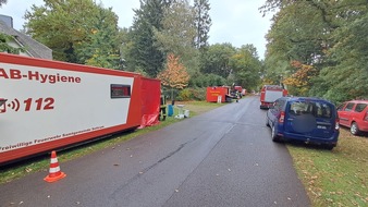 Kreisfeuerwehr Rotenburg (Wümme): FW-ROW: Wohnhaus brennt nieder - Neue Container des Wechselladers im Einsatz