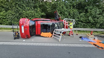 Freiwillige Feuerwehr Werne: FW-WRN: Verkehrsunfall auf der Bundesautobahn 1 Fahrtrichtung Bremen