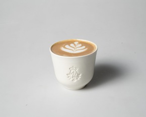 Dallmayr Coffee Club: Eröffnung am 18.10. / Coffee, Matcha, Drinks &amp; DJ-Sounds: Dallmayr eröffnet neuen Hotspot in München