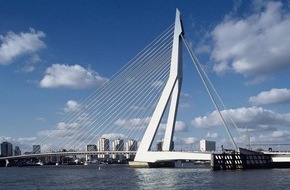 Renault Deutschland AG: Renault Traffic Design Award startet in die dritte Runde / Schöner wohnen auf der Brücke - Verkehrsarchitektur geht neue Wege