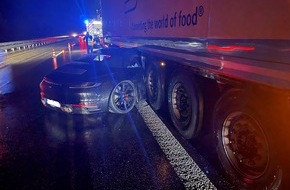 Polizeidirektion Kaiserslautern: POL-PDKL: Aquaplaning führt zu Verkehrsunfall mit hoher Schadenssumme