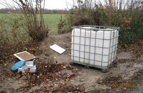 Polizeidirektion Bad Segeberg: POL-SE: Schenefeld: Unerlaubter Umgang mit gefährlichen Abfällen - Kunststofftank mit unbekannter Flüssigkeit auf dem Feld nahe Straße Gremsbargen abgestellt - Polizei sucht Hinweisgeber