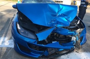 Polizeipräsidium Westpfalz: POL-PPWP: Verkehrsunfall mit einem Leichtverletzten und erheblichem Sachschaden