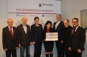 Polizeipräsidium Koblenz: POL-PPKO: Polizeiliche Hilfe nach Noten: Großes Konzert in St. Josef bewirkt große Hilfe
Koblenzer Ökumene und Polizei gestalteten Benefizkonzert - Erlös für die Caritas-Aktion "Weihnachten in Gemeinschaft"