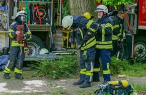 Freiwillige Feuerwehr Bedburg-Hau: FW-KLE: Kuriose Einsätze am Wochenende: Gülle, Handschellen und Wasser in einem Brandmelder
