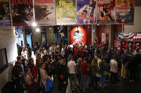 SchleFaZ 100 - DAS Jubiläumsfestival im Tempodrom Berlin und 2.500 SchleFaZianer waren LIVE am Set mit dabei