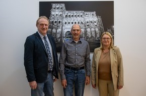 Polizeipräsidium Trier: POL-PPTR: Polizeihauptkommissar Schmitt in den Ruhestand verabschiedet