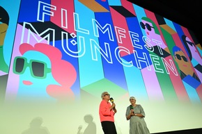 GLÄNZENDE PREMIERE: FREIBAD begeistert das Publikum beim 39. Filmfest München