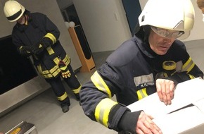 Freiwillige Feuerwehr der Stadt Goch: FF Goch: Steinkauz aus Kaminofen befreit