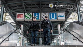 Bundespolizeidirektion München: Bundespolizeidirektion München: Beleidigungen nach Fahrtausschluss / Bundespolizei bringt alkoholisiertes Paar aus Zug