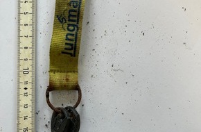 Polizeiinspektion Wilhelmshaven/Friesland: POL-WHV: Schmuckst&uuml;cke im Banter See aufgefunden - Eigent&uuml;mer gesucht