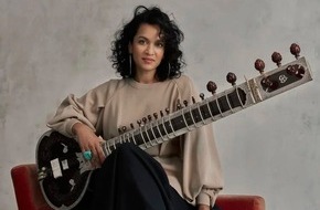 Sharjah Government Media Bureau: Global Legends vereint: Rahman, Shankar und Mathlouthi lassen das Tanweer Festival 2025 erstrahlen / Sharjah festigt seine Rolle als internationale Bühne für Musik, Kunst und Kultur