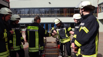 Feuerwehr Kalkar: Grundausbildung bei der Feuerwehr erfolgreich bestanden