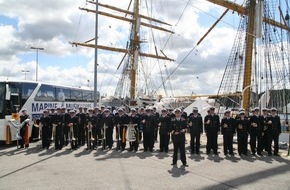 Presse- und Informationszentrum Marine: Deutsche Marine - Pressemeldung: Marinemusikkorps - 140.000 Euro für das Rote Kreuz in 35 Jahren