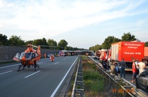 Polizeiinspektion Harburg: POL-WL: Schwerer Verkehrsunfall mit Vollsperrung beider Fahrtrichtungen