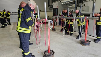 FW-AR: 33.Leistungsnachweis der Feuerwehren des Hochsauerlandkreises in Oberschledorn