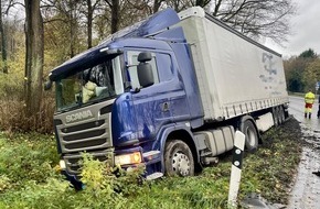 Freiwillige Feuerwehr Hünxe: FW Hünxe: Lkw-Unfall auf der Gahlener Straße