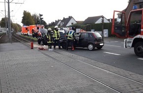 Feuerwehr Bochum: FW-BO: Verkehrsunfall auf der Essener Straße in Bochum