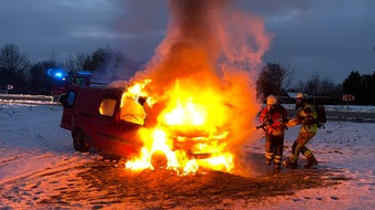 FW Weinheim: PKW Brand im Hammelsbrunnen
